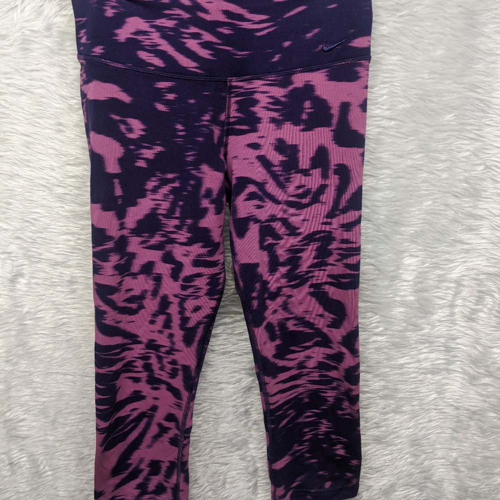 ☀️Nike workout capris-size small